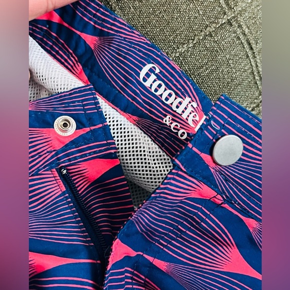 Goodfellow & Co NWT Men's 6" Pinstripe Snap Swim Trunks - Navy Geometric 42 - Picture 8 of 9